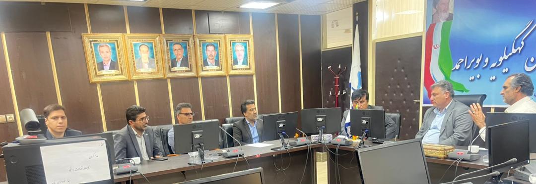 اجتماع مدير المختبر الفني والميكانيكي لمقاطعة كوهجيلوي وبوير أحمد مع الرئيس التنفيذي ورئيس مجلس إدارة شركة المياه والصرف الصحي بالمقاطعة